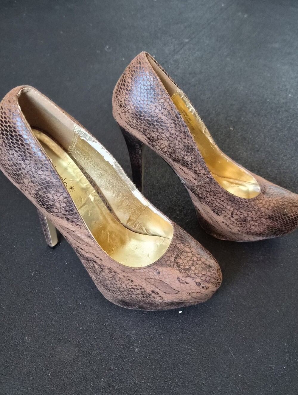 Y2k ShoeDazzle Brown Snakeskin Platform Stilletto Heels